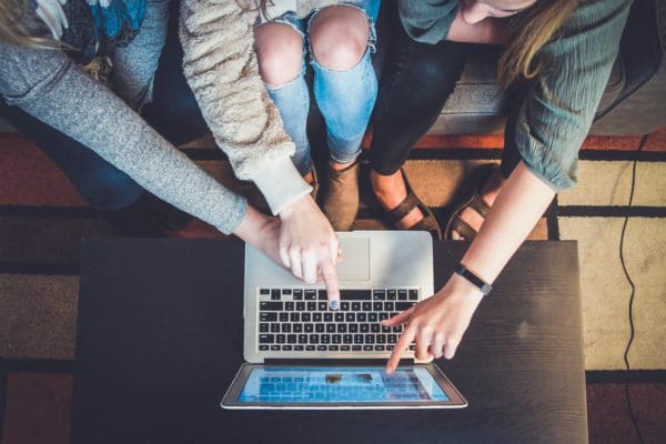 Presença Digital Essencial e Consitente ajuda os clientes. encontrarem o seu negócio com facilidade